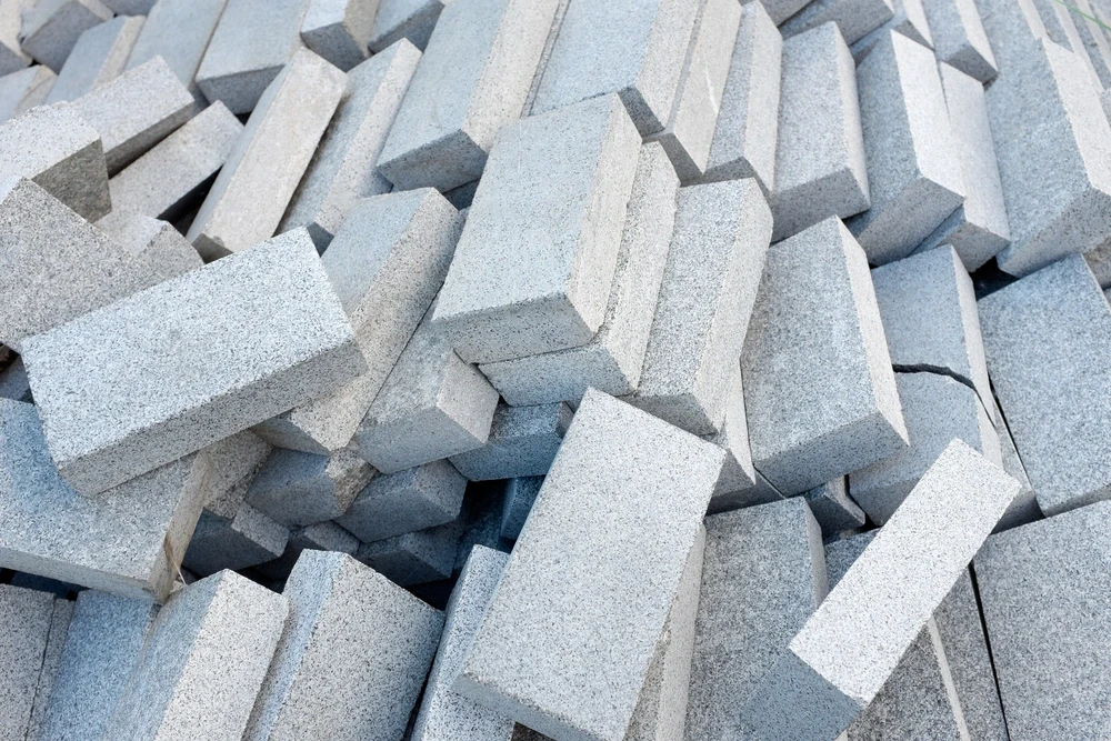 <em>Pisos de concreto para obras</em> <br />residenciais, comerciais e industriais