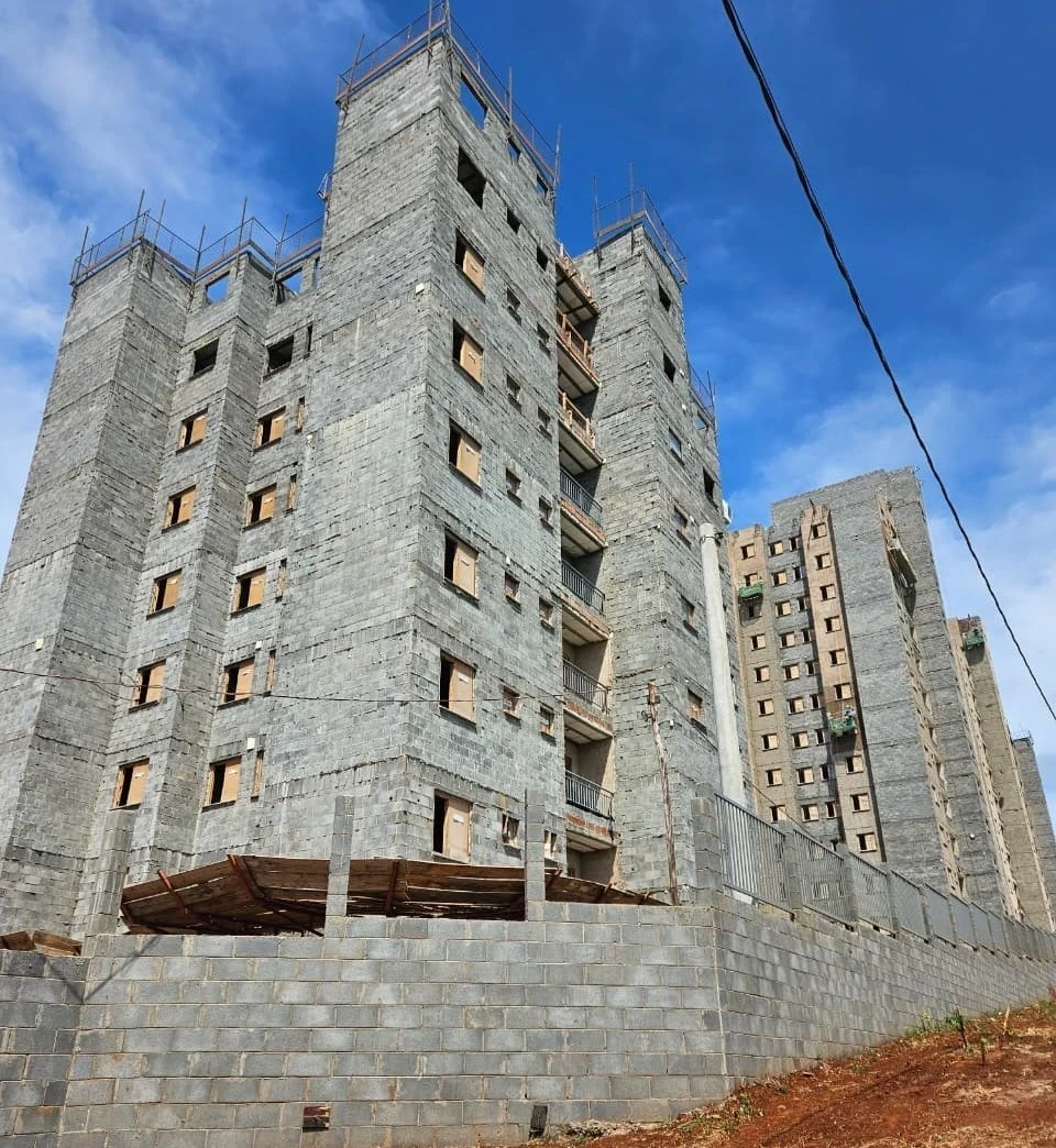 Entrega de blocos de concreto em Ja&uacute; com descarga mecanizada
